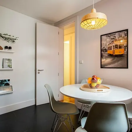Altido Luxurious 2br Apt With Workspace N Principe Real, Nearby Rato Subway Apartman Lisboa