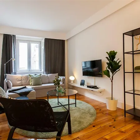 Altido Luxurious 2br Apt With Workspace N Principe Real, Nearby Rato Subway Lisboa